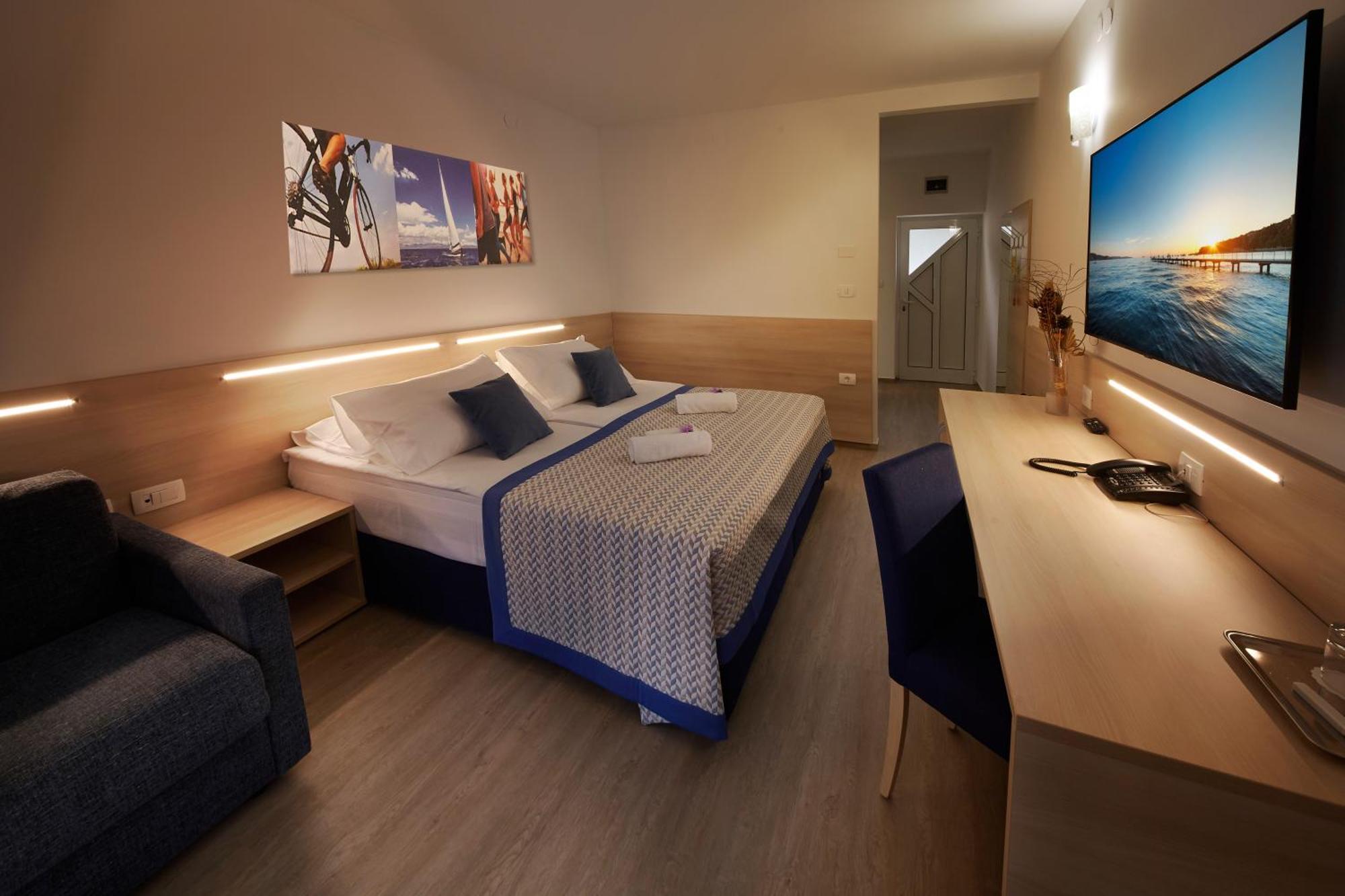 Villas With Balcony Or Terrace - Hotel & Resort Adria Ankaran Buitenkant foto