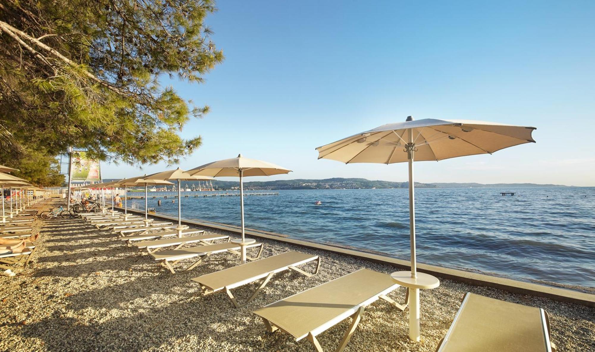 Villas With Balcony Or Terrace - Hotel & Resort Adria Ankaran Buitenkant foto